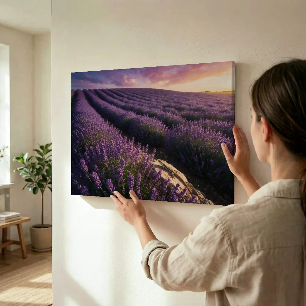 Sfeerimpressie: Lavendel bij het gouden uur 17 terwijl het wordt opgehangen