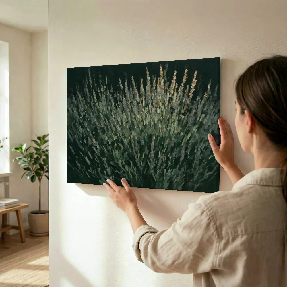 Sfeerimpressie: Lavendel in saliegrijs terwijl het wordt opgehangen