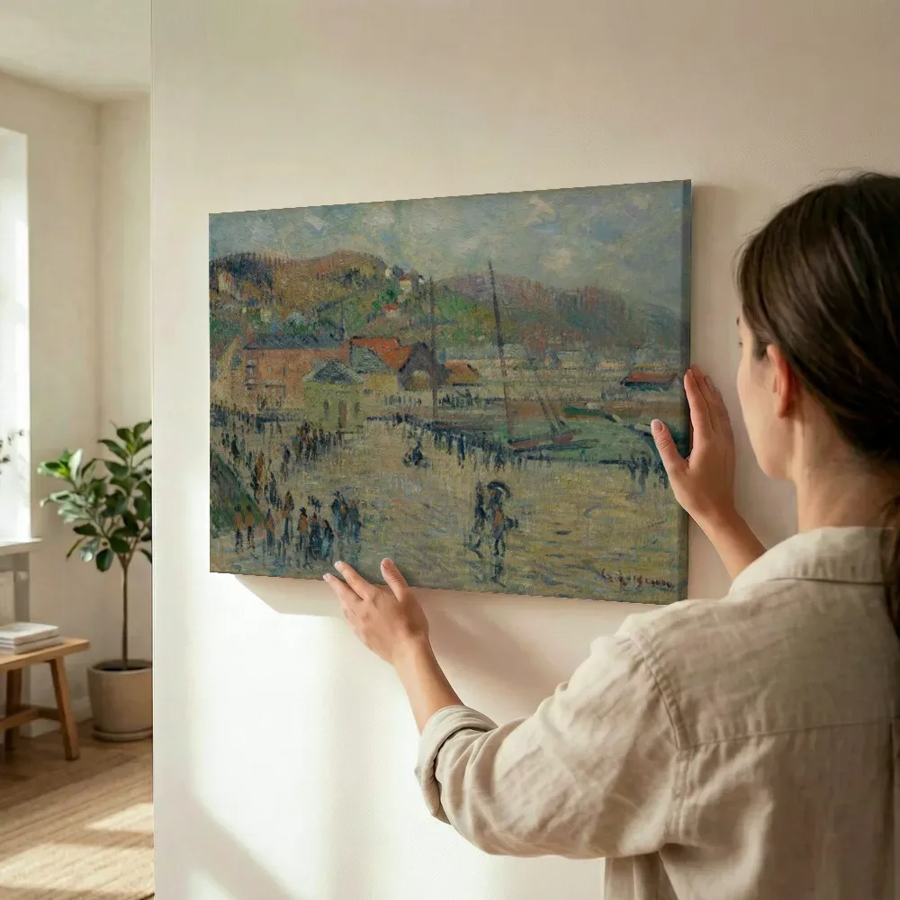 Sfeerimpressie: Le Grand Quai, Fécamp van Gustave Loiseau terwijl het wordt opgehangen