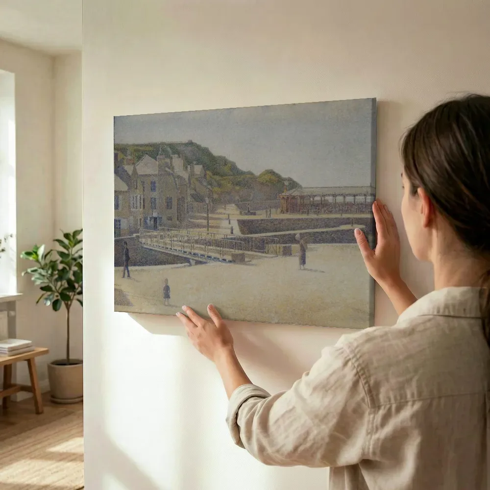Sfeerimpressie: De brug en de kades in Port-en-Bessin van Georges Seurat terwijl het wordt opgehangen