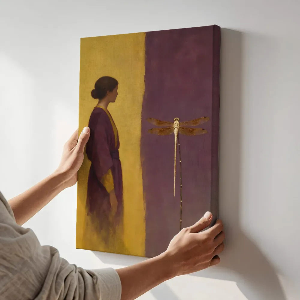 Sfeerimpressie: Libel in pruim en mosterd terwijl het aan de muur wordt gehangen