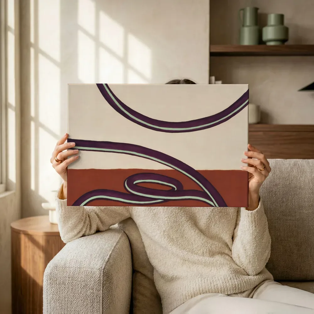 Sfeerimpressie: Liggende acht in diep aubergine en mint terwijl het wordt opgehangen