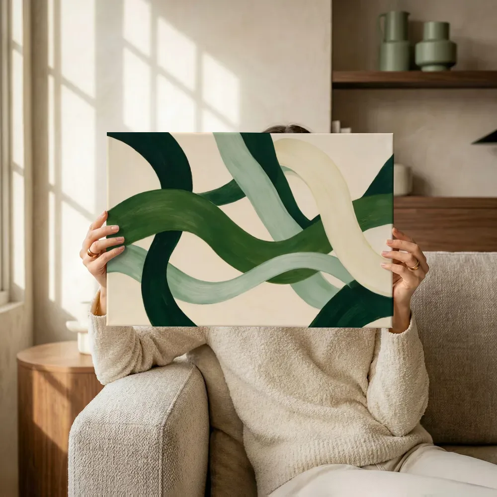 Sfeerimpressie: Lintvormen Organic Geometry in bosgroen 2 terwijl het omhoog wordt gehouden