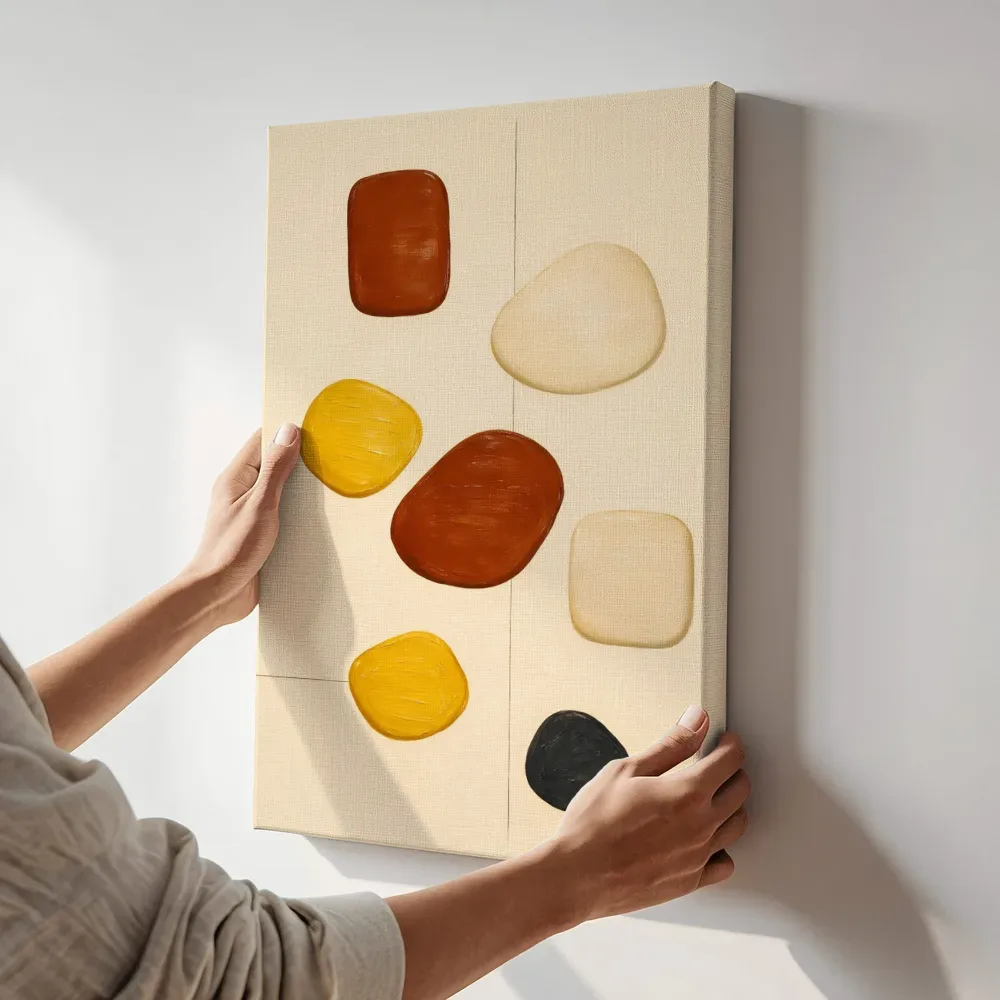Sfeerimpressie: Losse kiezelstenen Organic Geometry 9 terwijl het aan de muur wordt gehangen