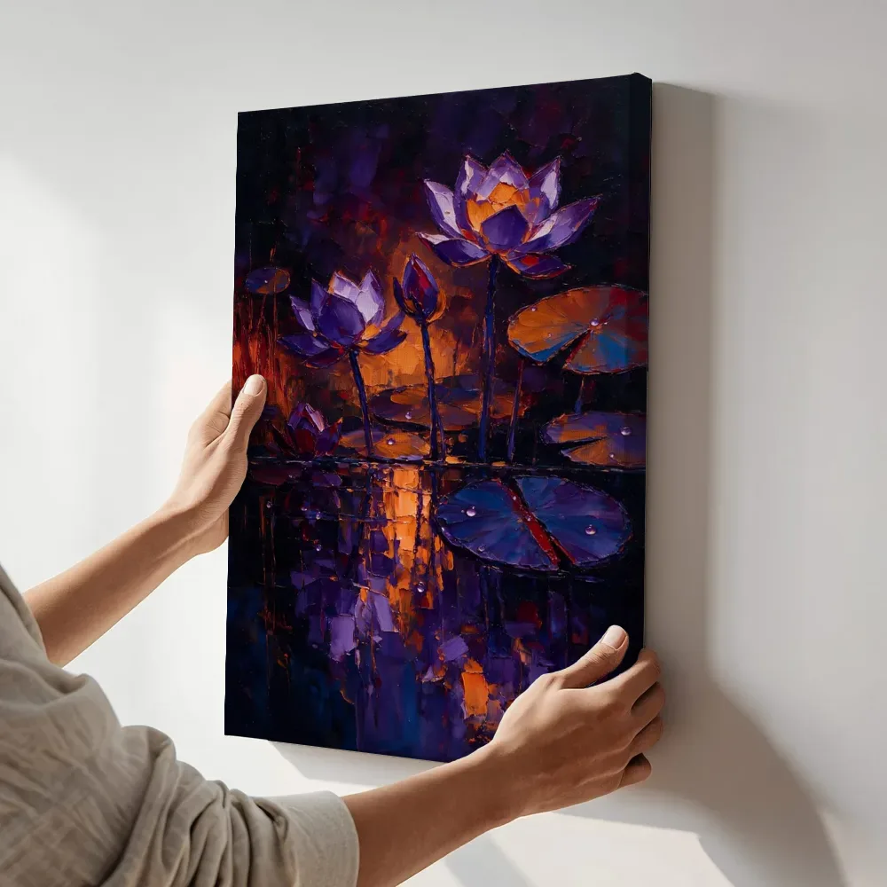Sfeerimpressie: Lotus aan de oever in paarsoranje terwijl het aan de muur wordt gehangen