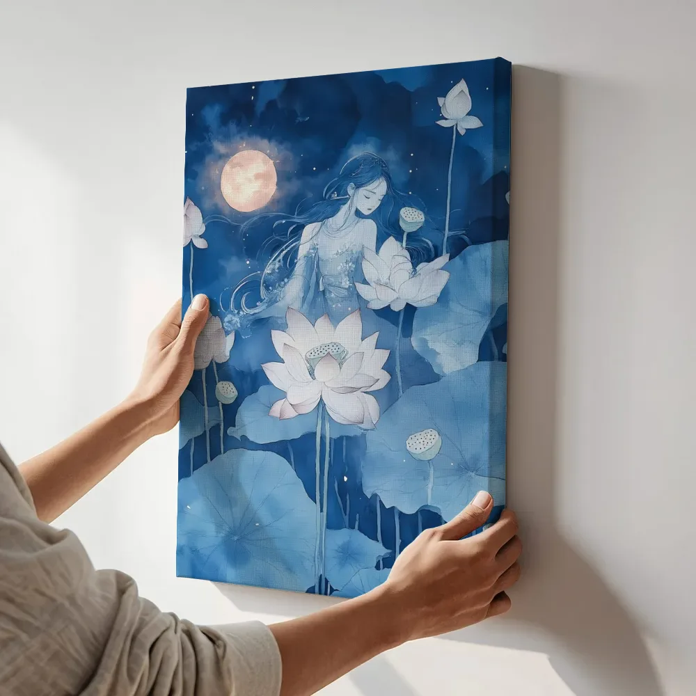 Sfeerimpressie: Lotusvrouw in het maanlicht terwijl het aan de muur wordt gehangen
