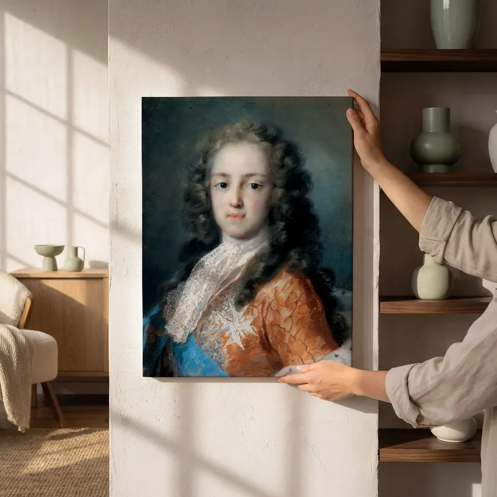 Sfeerimpressie: Lodewijk XV van Frankrijk van Rosalba Carriera naast de kast