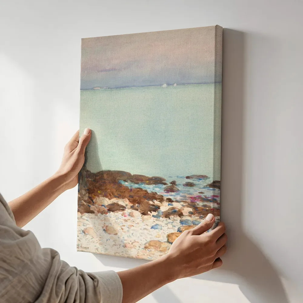 Sfeerimpressie: Eb bij de Isles of Shoals van Childe Hassam terwijl het aan de muur wordt gehangen