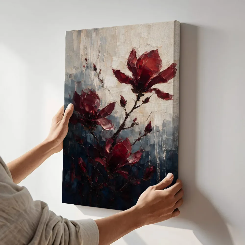 Sfeerimpressie: Magnolia in groepjes in bordeaux terwijl het aan de muur wordt gehangen