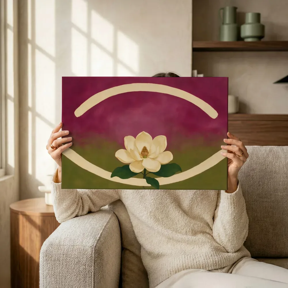 Sfeerimpressie: Magnolia in magenta en olijfgroen terwijl het omhoog wordt gehouden