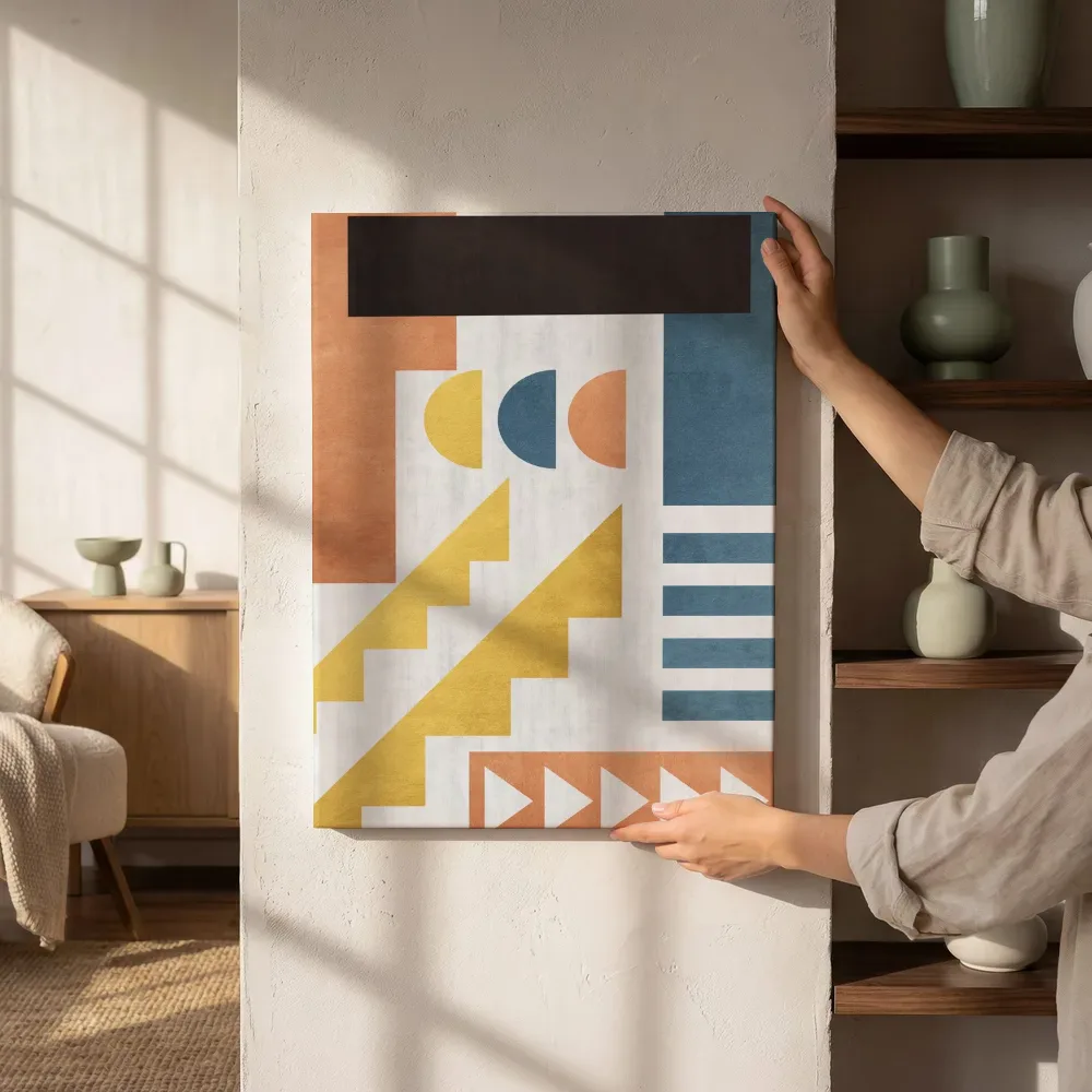 Sfeerimpressie: Mid-century geometrische compositie naast de kast