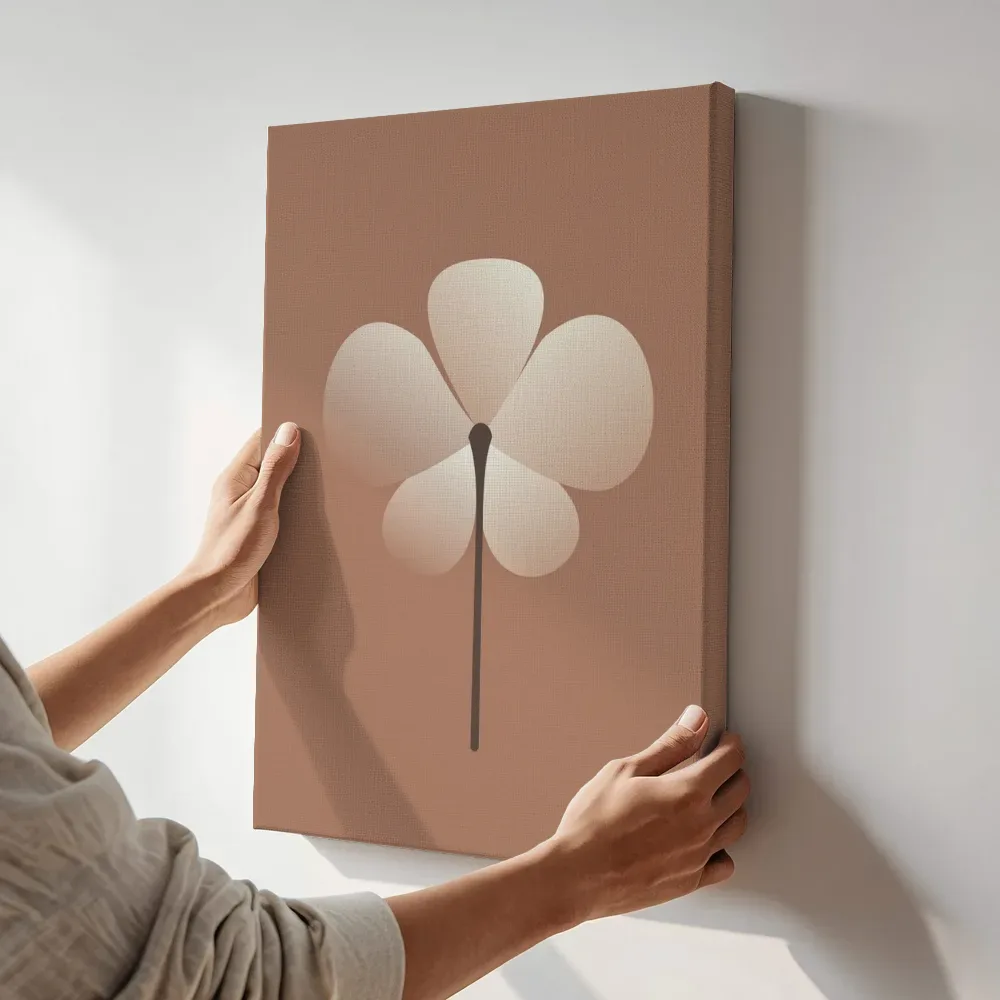 Sfeerimpressie: Minimalistische bloem in zachte tinten terwijl het aan de muur wordt gehangen