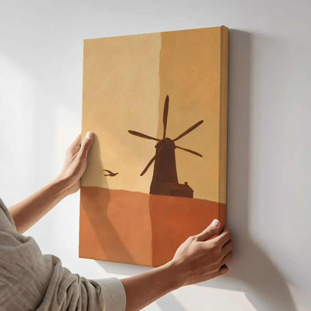 Sfeerimpressie: Molen in terracotta en zand terwijl het aan de muur wordt gehangen