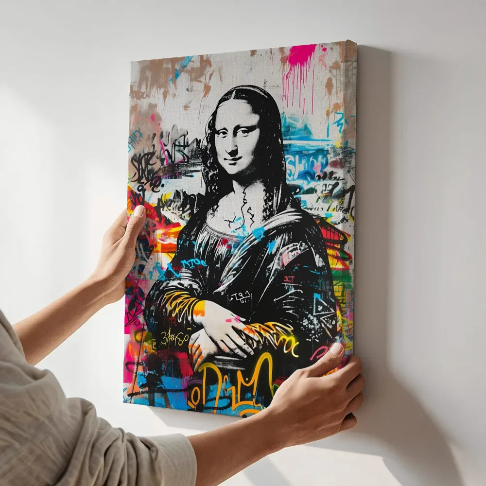 Sfeerimpressie: Mona Lisa streetart editie terwijl het aan de muur wordt gehangen