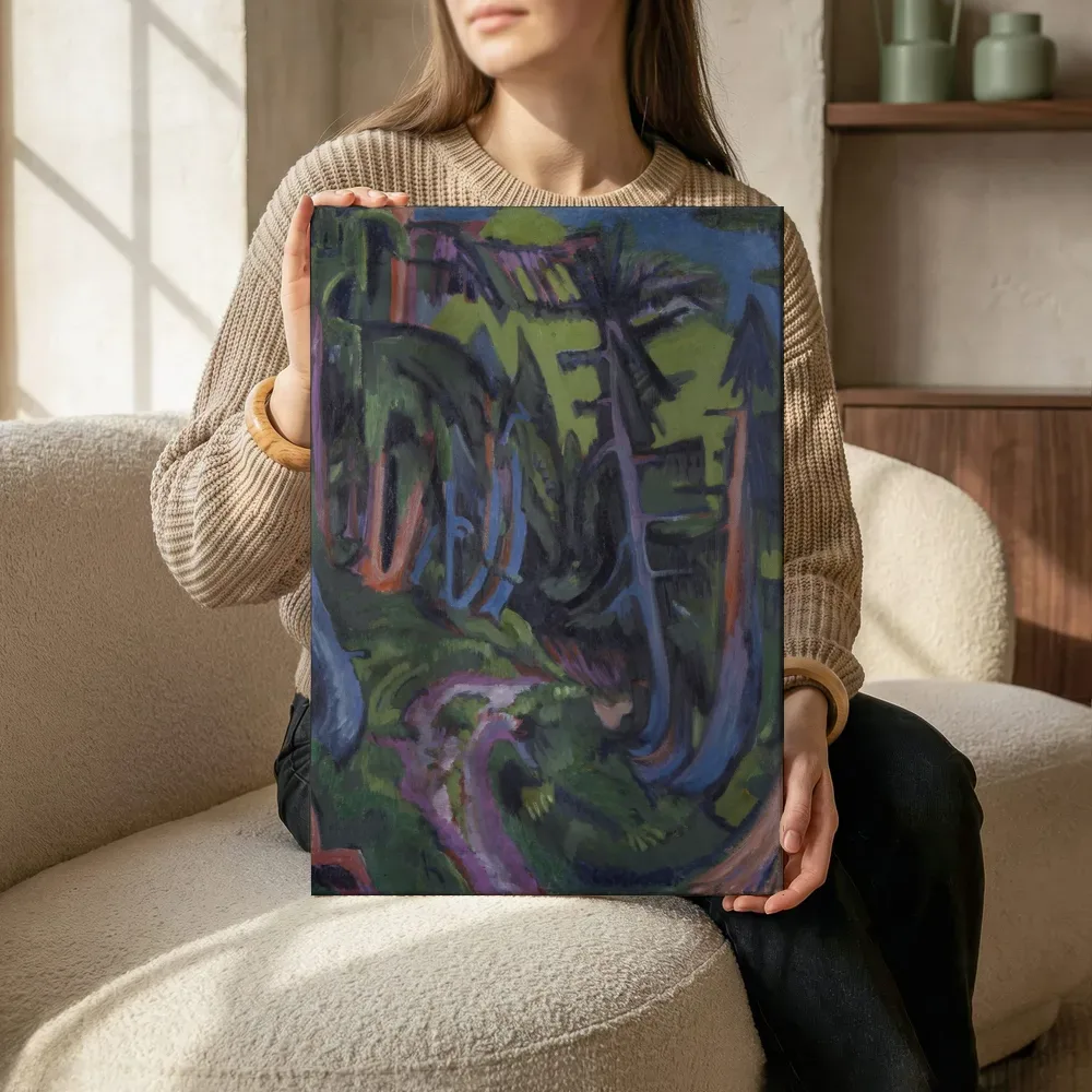 Sfeerimpressie: Mountain Forest Path van Ernst Ludwig Kirchner terwijl het zittend wordt getoond