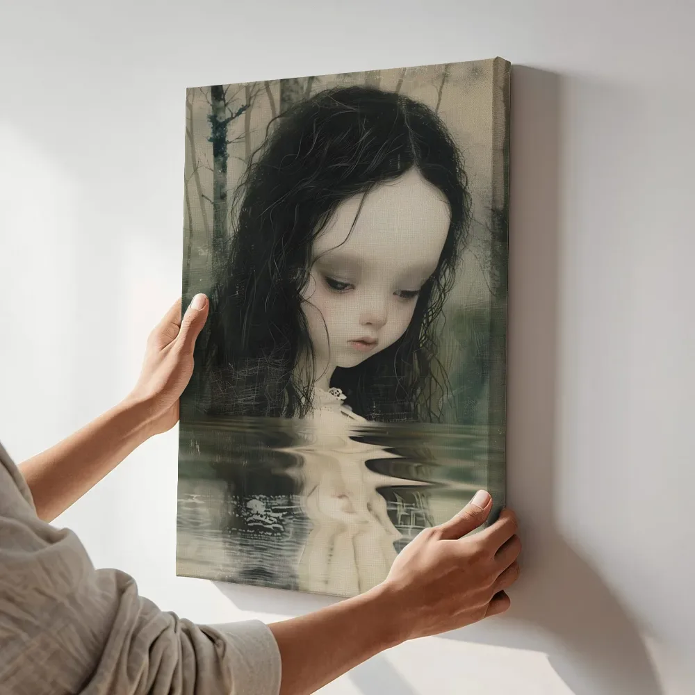Sfeerimpressie: Mysterieus meisje bij het water terwijl het aan de muur wordt gehangen