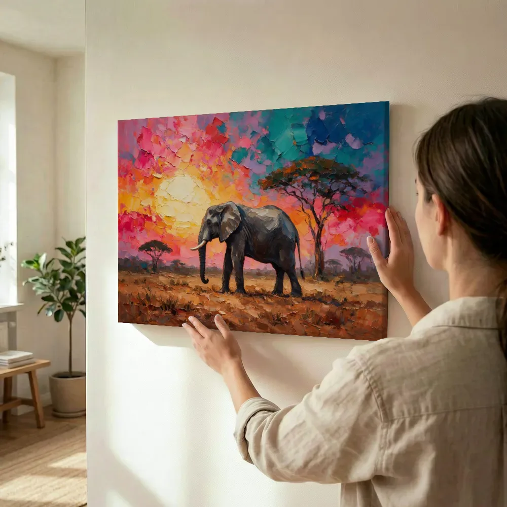 Sfeerimpressie: Olifant in donkere pose tussen de bomen terwijl het omhoog wordt gehouden