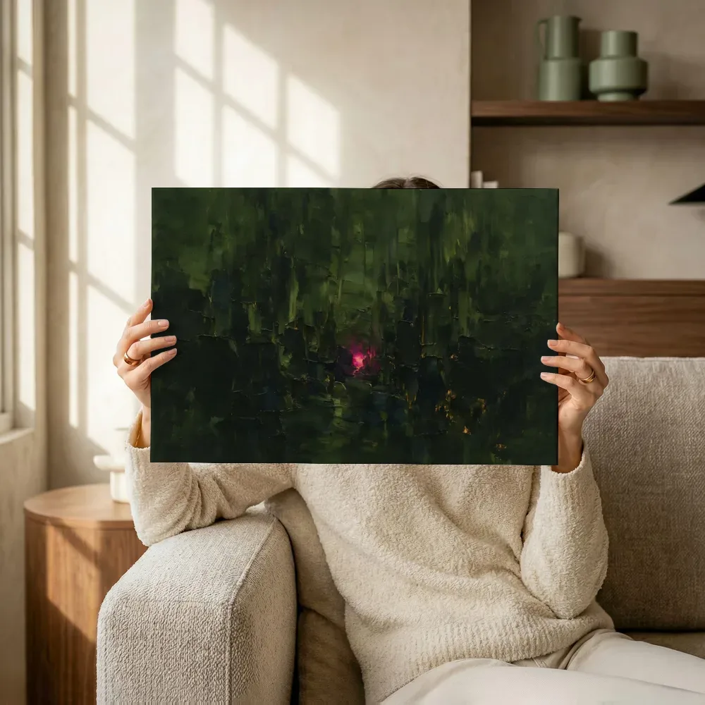 Sfeerimpressie: Olijfzwart en magenta met verre gloed terwijl het omhoog wordt gehouden