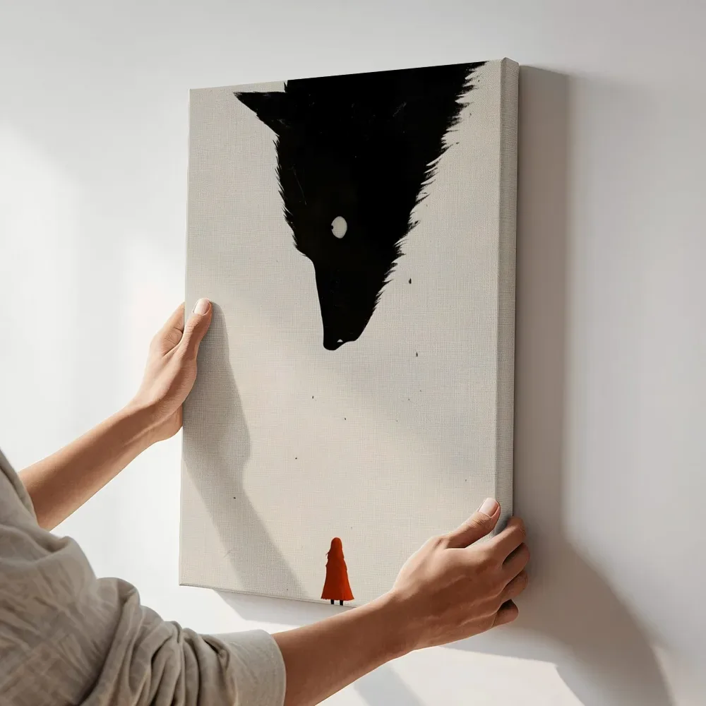 Sfeerimpressie: Omgekeerde wolfskop met rood figuurtje terwijl het aan de muur wordt gehangen
