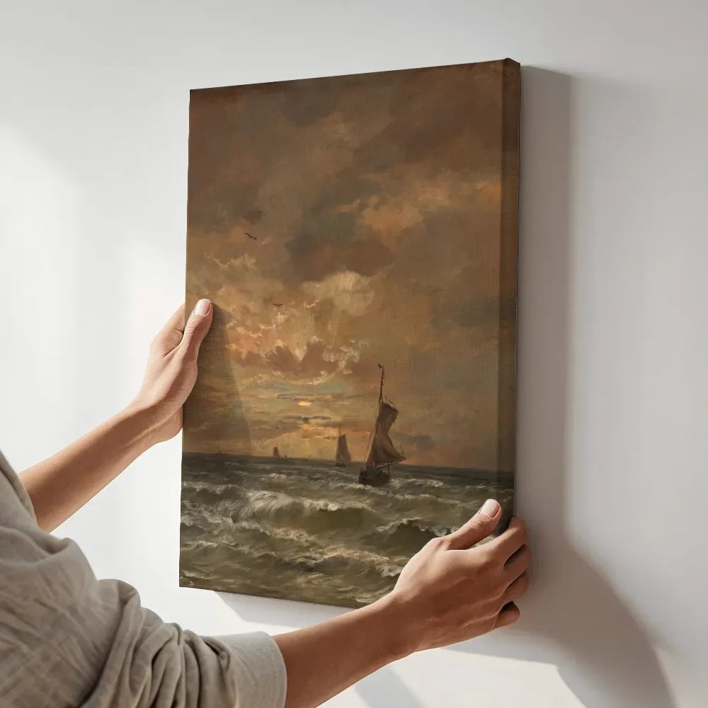 Sfeerimpressie: Ondergaande zon met woelige zee van Hendrik Willem Mesdag terwijl het aan de muur wordt gehangen