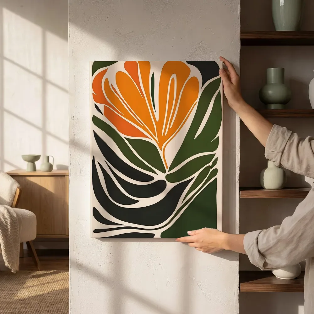 Sfeerimpressie: Oranje abstracte bloem naast de kast