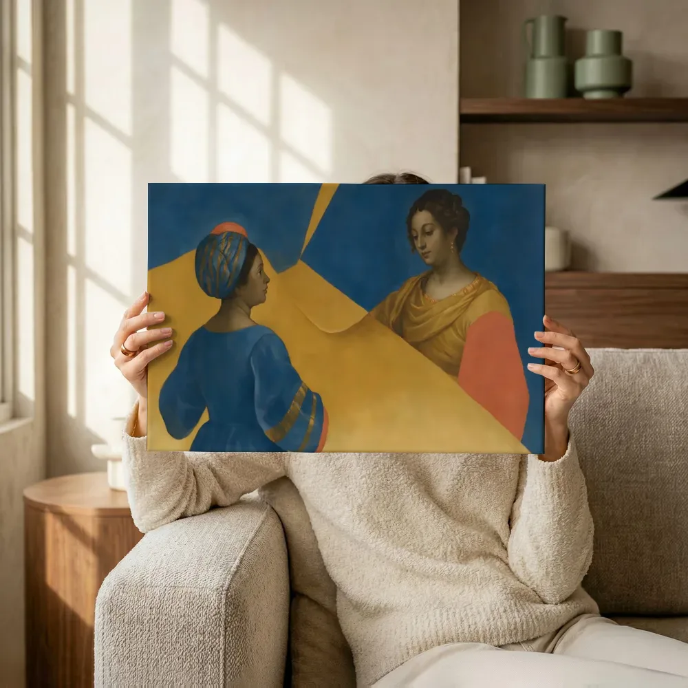 Sfeerimpressie: Twee vrouwen in delftsblauw en mosterd terwijl het omhoog wordt gehouden