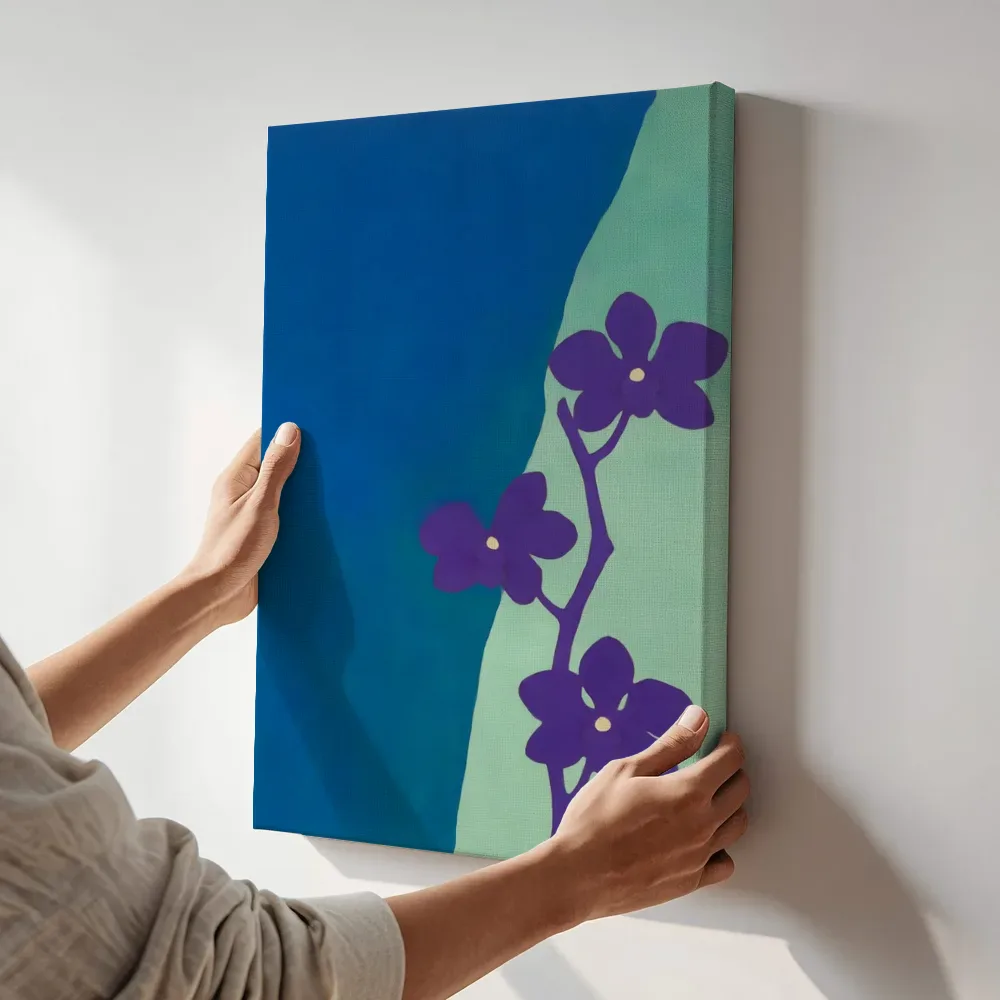 Sfeerimpressie: Orchidee in koele kleuren bij elkaar terwijl het aan de muur wordt gehangen