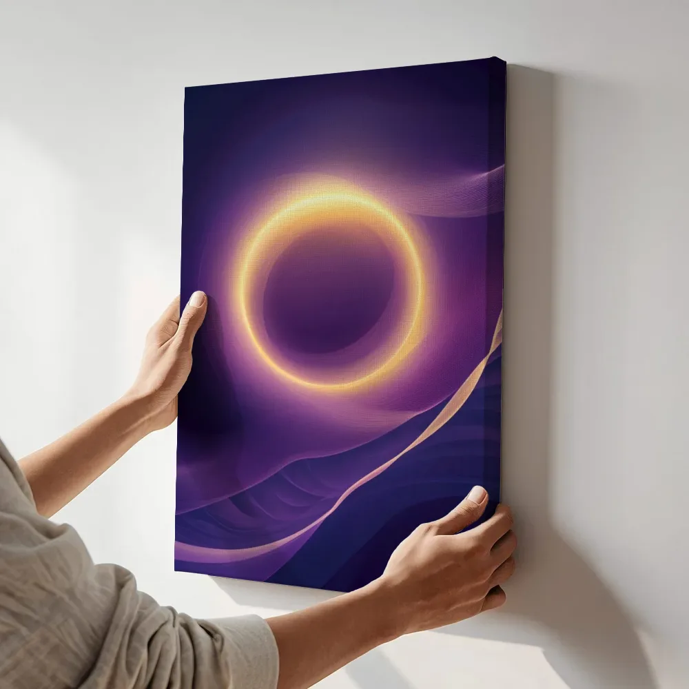 Sfeerimpressie: Paarse eclips terwijl het aan de muur wordt gehangen