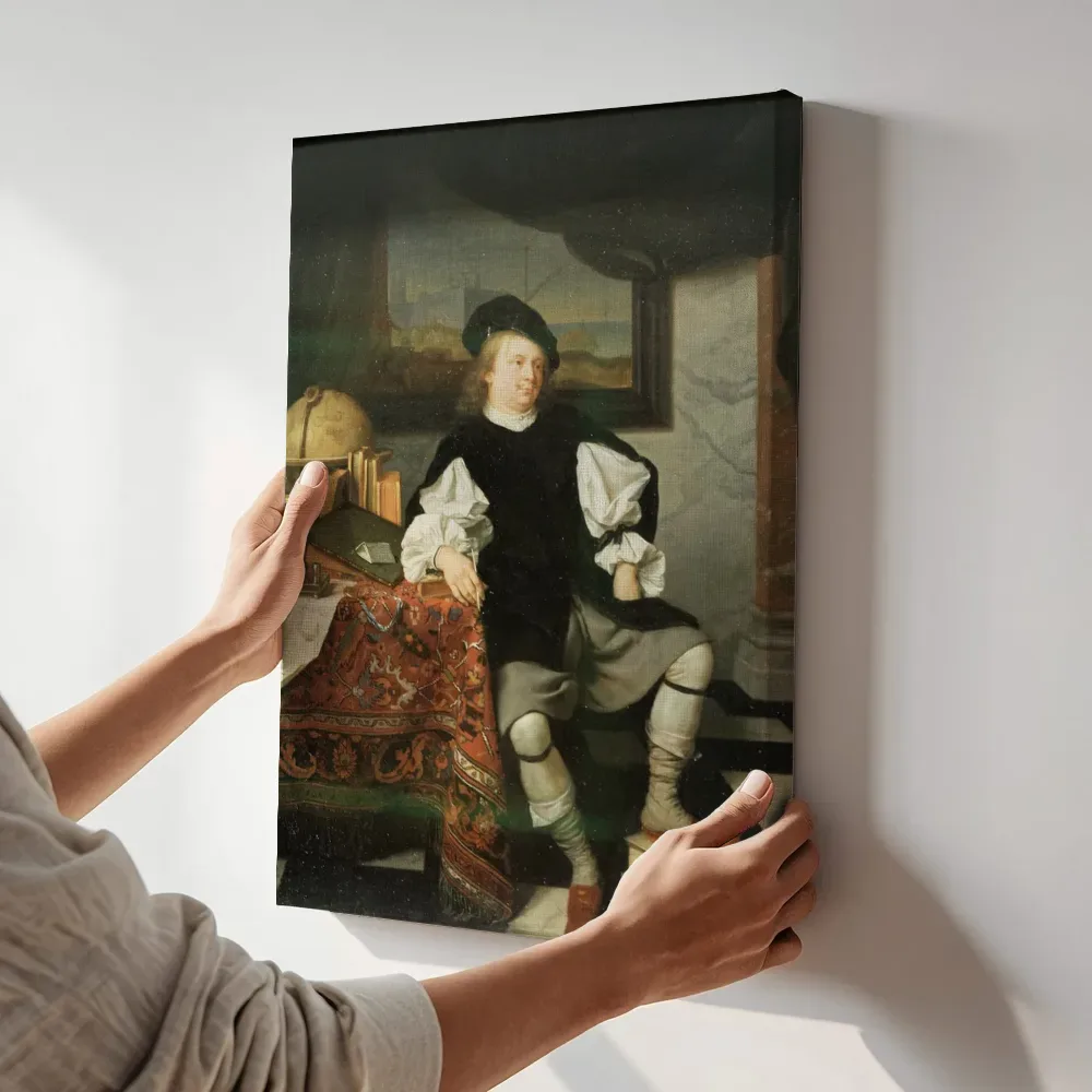 Sfeerimpressie: Portret van een koopman in zijn kantoor van Eglon van der Neer terwijl het aan de muur wordt gehangen
