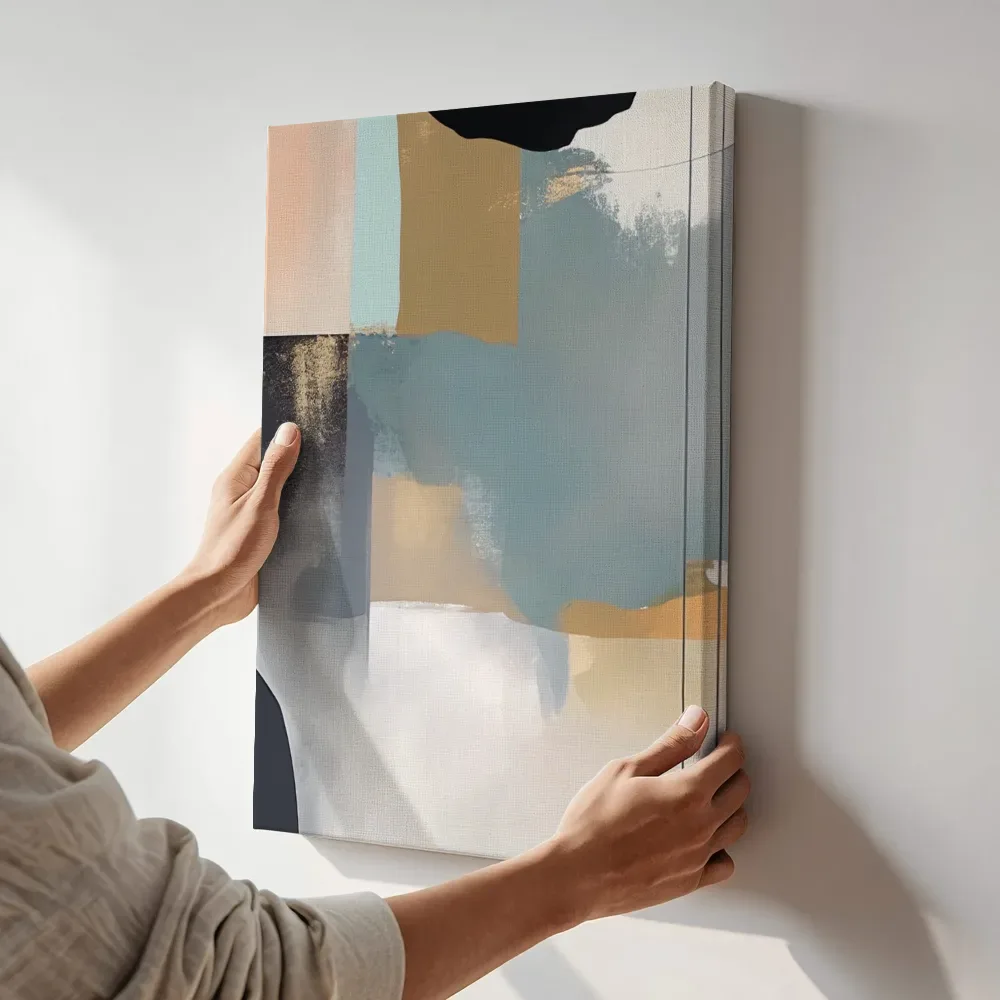 Sfeerimpressie: Pastel kleurblokken in perzik en mint terwijl het aan de muur wordt gehangen