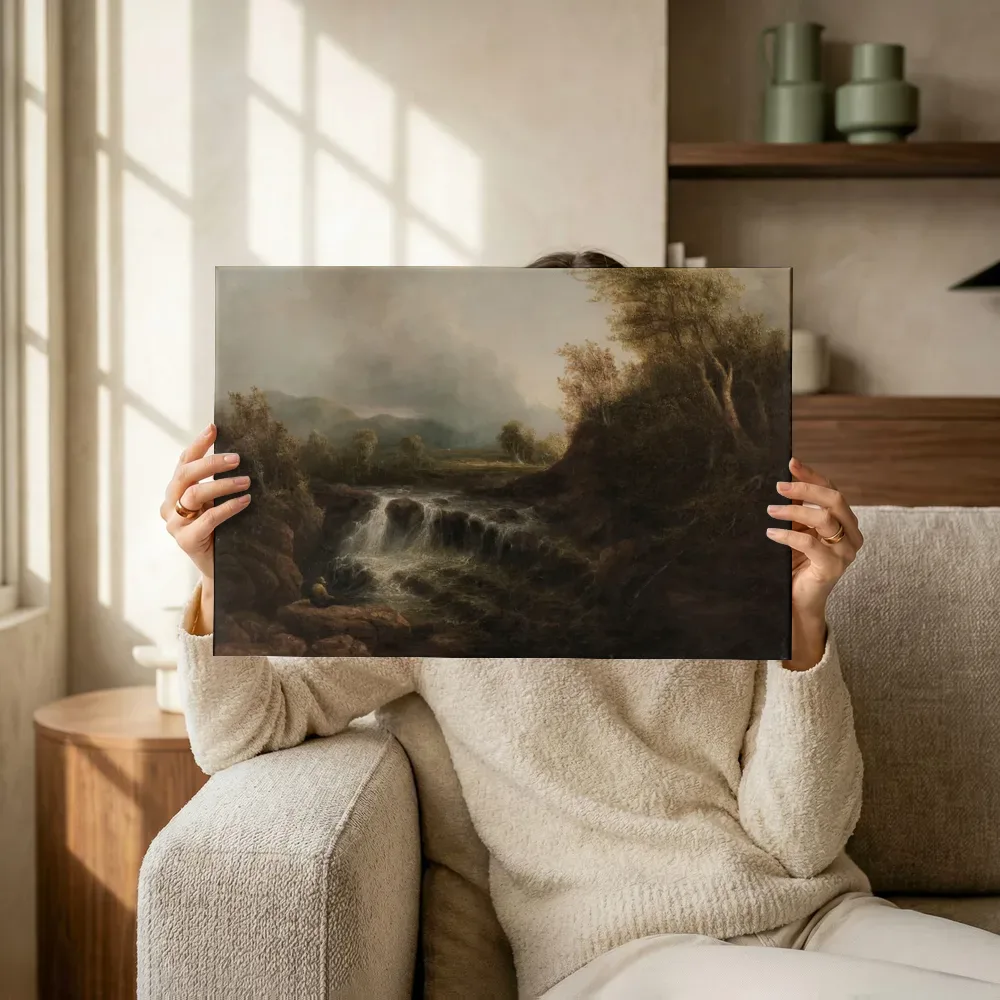 Sfeerimpressie: Paysage Norvégien van Jacob van Ruisdael terwijl het omhoog wordt gehouden