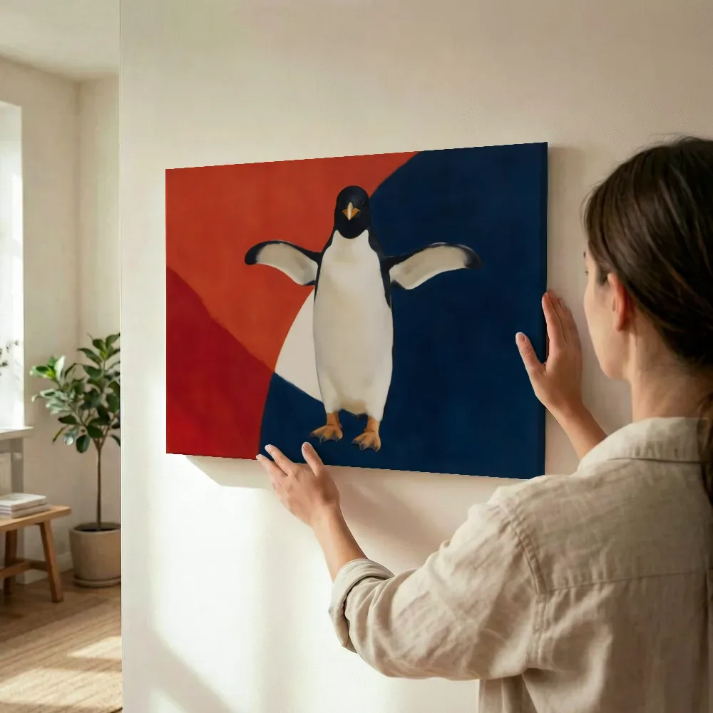 Sfeerimpressie: Pinguïn in vermiljoen en indigo terwijl het wordt opgehangen