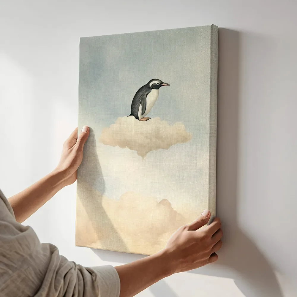 Sfeerimpressie: Pinguïn op een wolk terwijl het aan de muur wordt gehangen