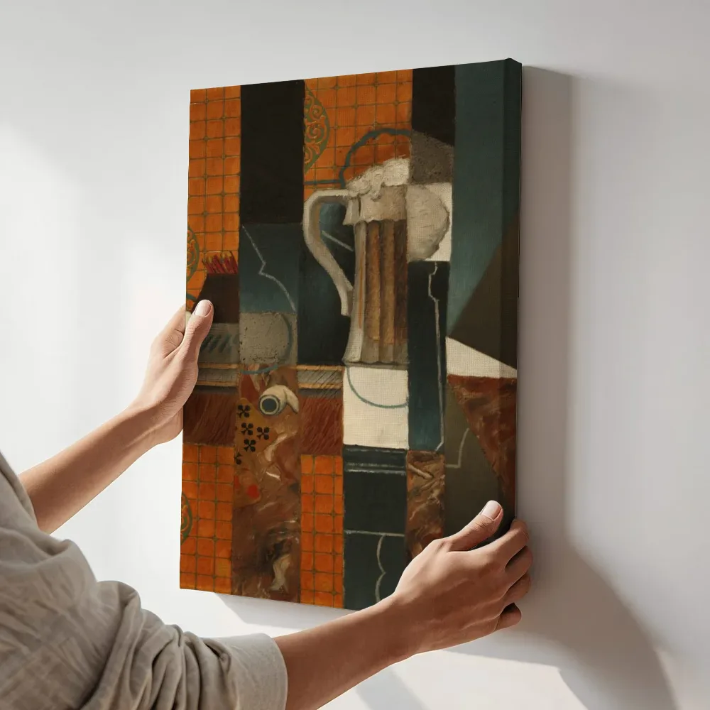 Sfeerimpressie: Speelkaarten en glas bier (1913) van Juan Gris terwijl het aan de muur wordt gehangen