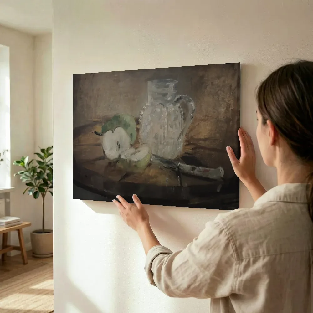 Sfeerimpressie: Doorgesneden appel en kan van Berthe Morisot terwijl het wordt opgehangen