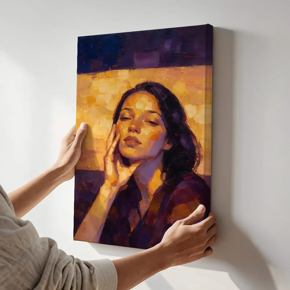 Sfeerimpressie: Portret, hand bij het gezicht, olieverf in diep gouden uur terwijl het aan de muur wordt gehangen