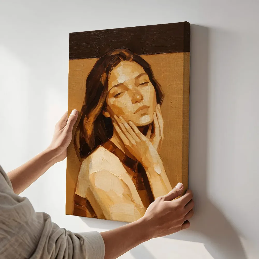 Sfeerimpressie: Portret, hand bij het gezicht, olieverf in kaneel en karamel terwijl het aan de muur wordt gehangen