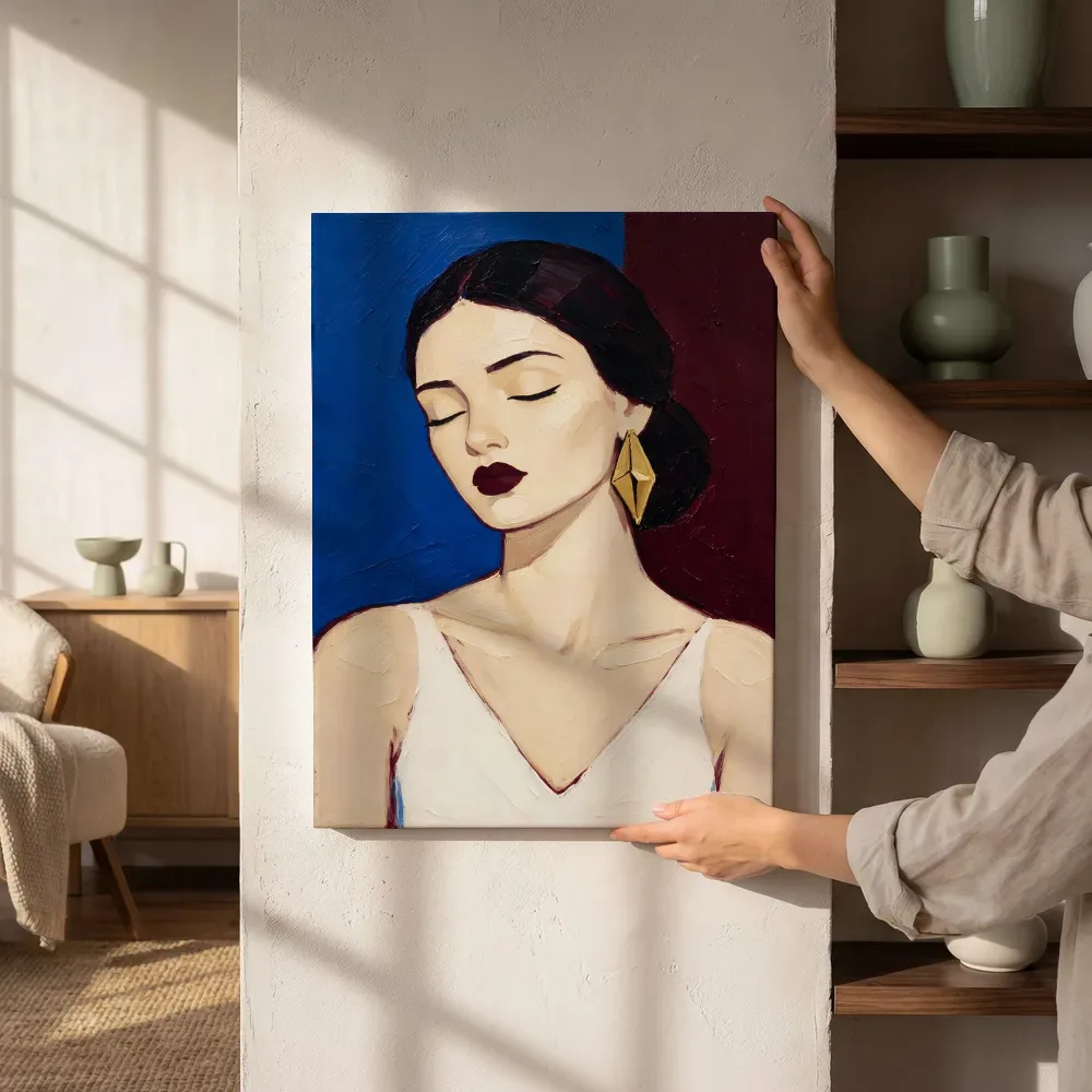 Sfeerimpressie: Portret met gesloten ogen, olieverf in royal blauw naast de kast