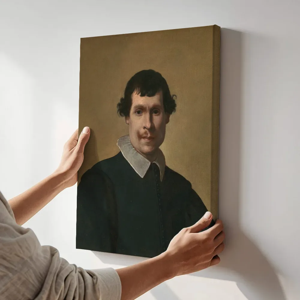 Sfeerimpressie: Portret van een heer van Carlo Ceresa terwijl het aan de muur wordt gehangen