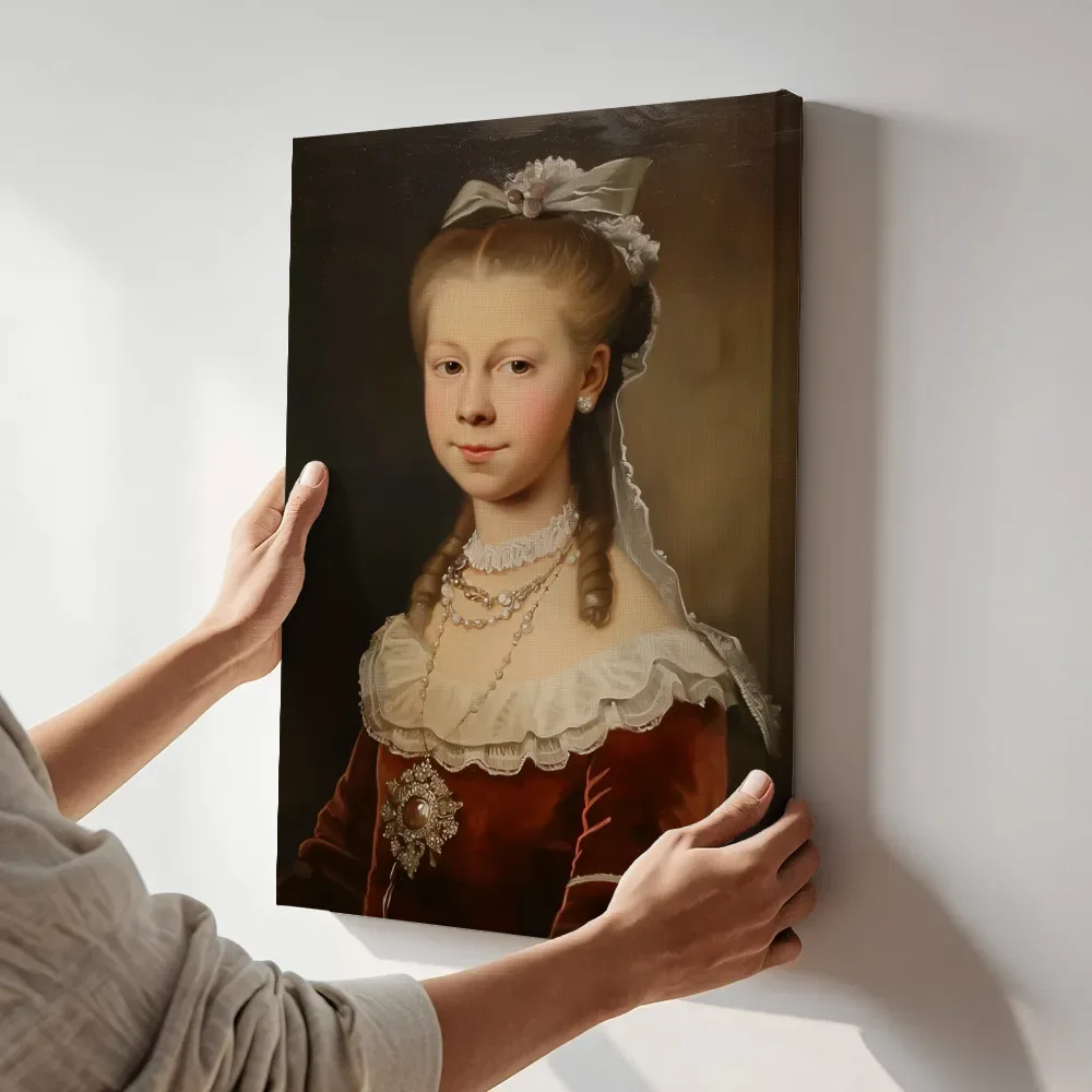 Sfeerimpressie: Portret van een jonge vrouw terwijl het aan de muur wordt gehangen