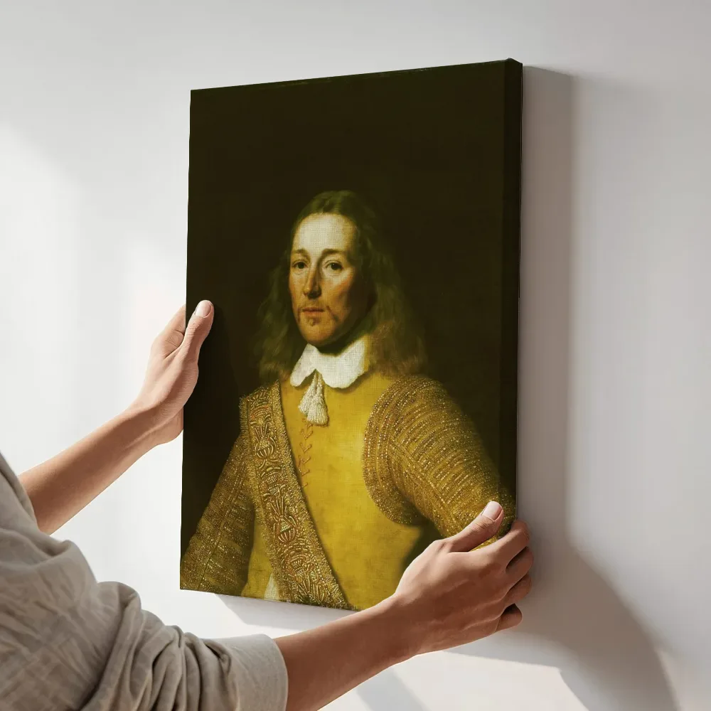 Sfeerimpressie: Portret van een officier, objectnr SA 7509 van Bartholomeus van der Helst terwijl het aan de muur wordt gehangen
