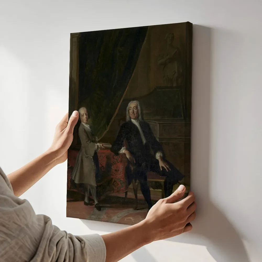 Sfeerimpressie: Portret van een onbekend heer met een jongen van Cornelis Troost terwijl het aan de muur wordt gehangen