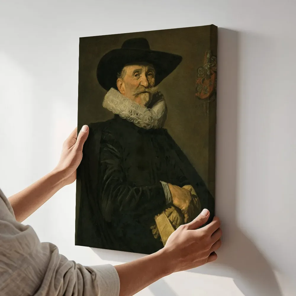 Sfeerimpressie: Portret van een oudere man van Frans Hals terwijl het aan de muur wordt gehangen