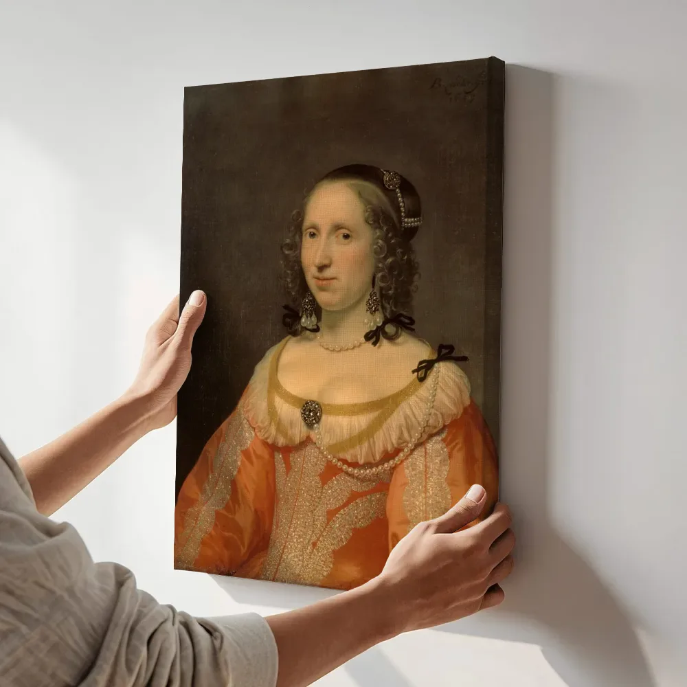 Sfeerimpressie: Portret van een vrouw van Bartholomeus van der Helst terwijl het aan de muur wordt gehangen
