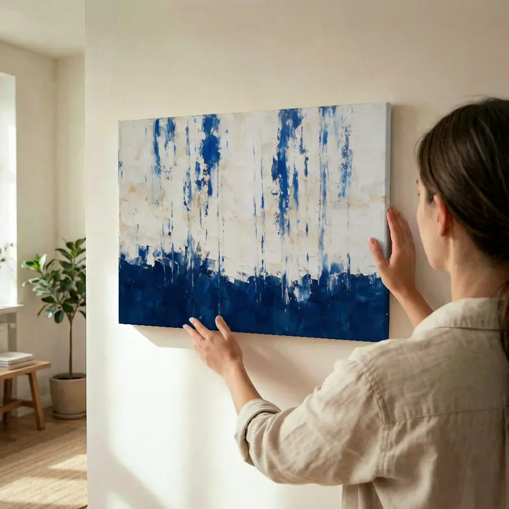 Sfeerimpressie: Pruisisch blauw en ivoor boven laag water terwijl het wordt opgehangen