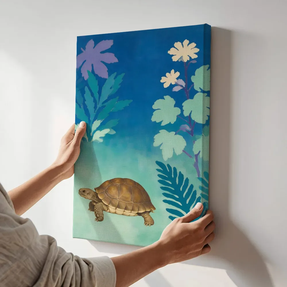 Sfeerimpressie: Reptiel in koele kleuren bij elkaar terwijl het aan de muur wordt gehangen