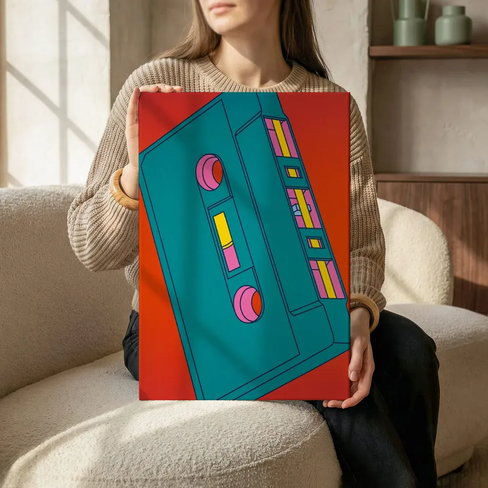 Sfeerimpressie: Retro cassettebandje pop art terwijl het zittend wordt getoond