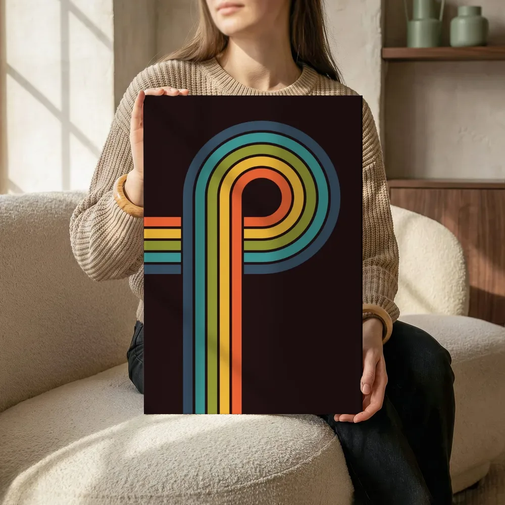 Sfeerimpressie: Retro golvende regenboogstrepen op zwart terwijl het zittend wordt getoond