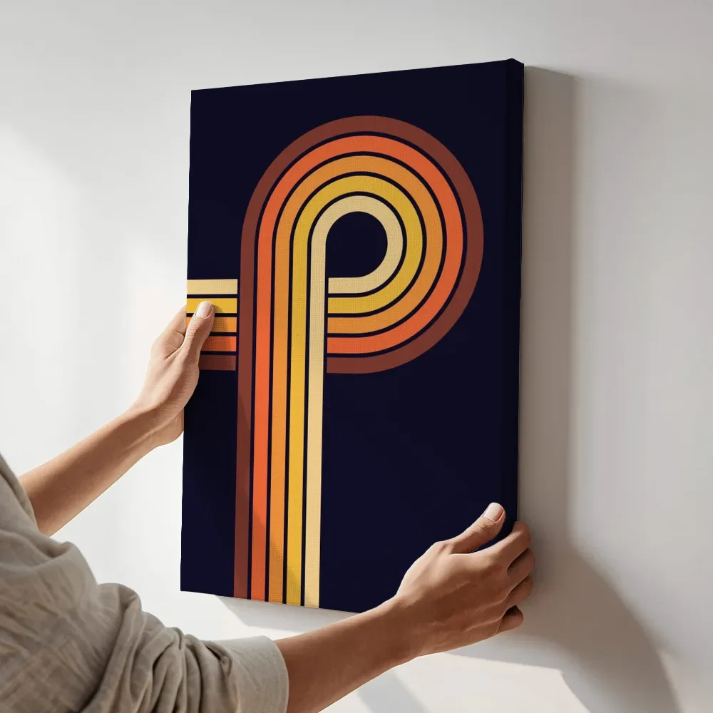 Sfeerimpressie: Retro lusvorm met zijtak in herfsttinten terwijl het aan de muur wordt gehangen