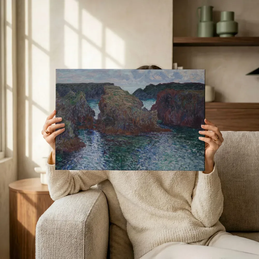 Sfeerimpressie: Rotsen bij Port-Goulphar, Belle-Île van Claude Monet terwijl het omhoog wordt gehouden